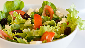 Low FODMAP Greek Salad